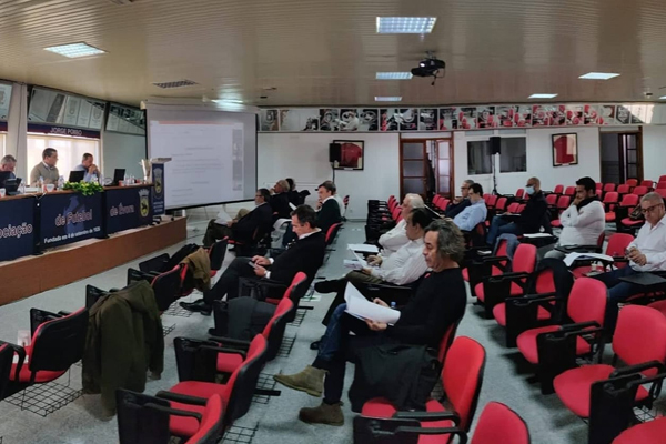 Associações distritais de futebol reúnem em Évora